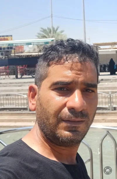 حسین مهاجر ۰۹۳۷۱۲۰۵۸۱۳