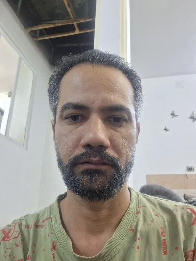 اصغر حمزه وی